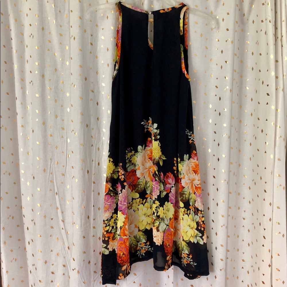 🌟FLORAL TANK DRESS🌟 - Picture 2 of 8